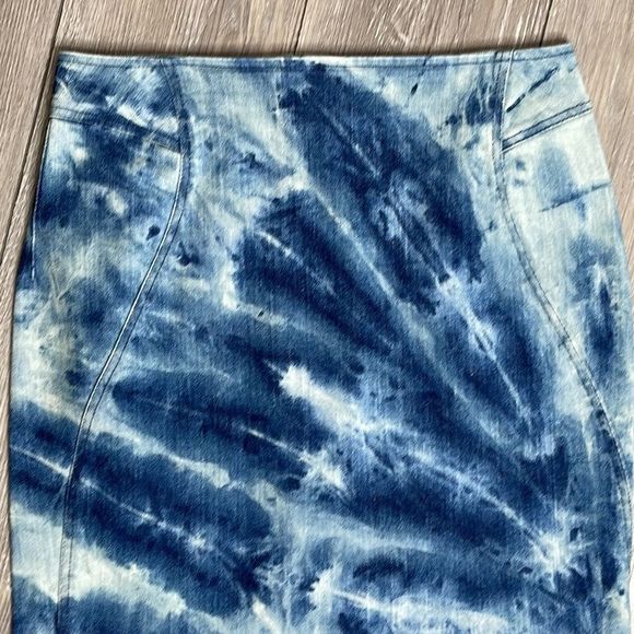 Vintage Bleach Washed Denim Stretch Skirt - Picture 8 of 17